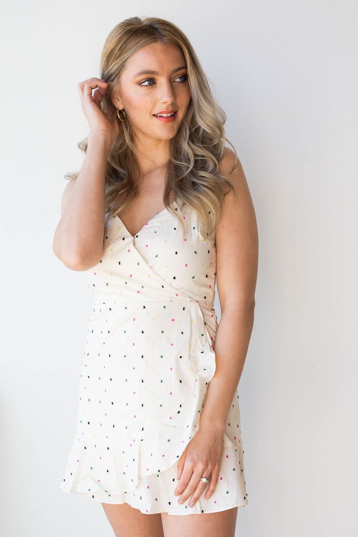 mode, flirty wrap dress