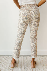 mode, let's adventure jeans