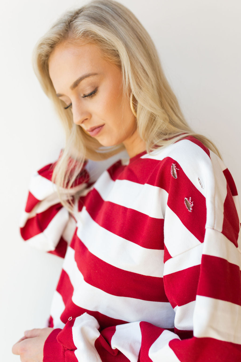 mode, distressed crew neck long sleeve