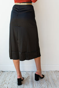 mode, satin midi skirt