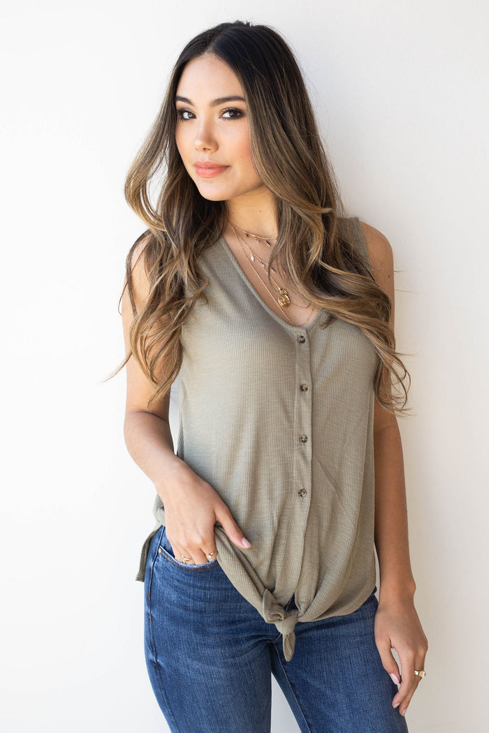 mode, ribbed tank with tie