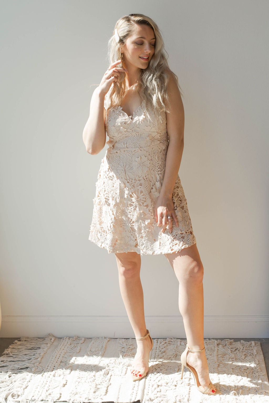 mode, floral lace mini dress