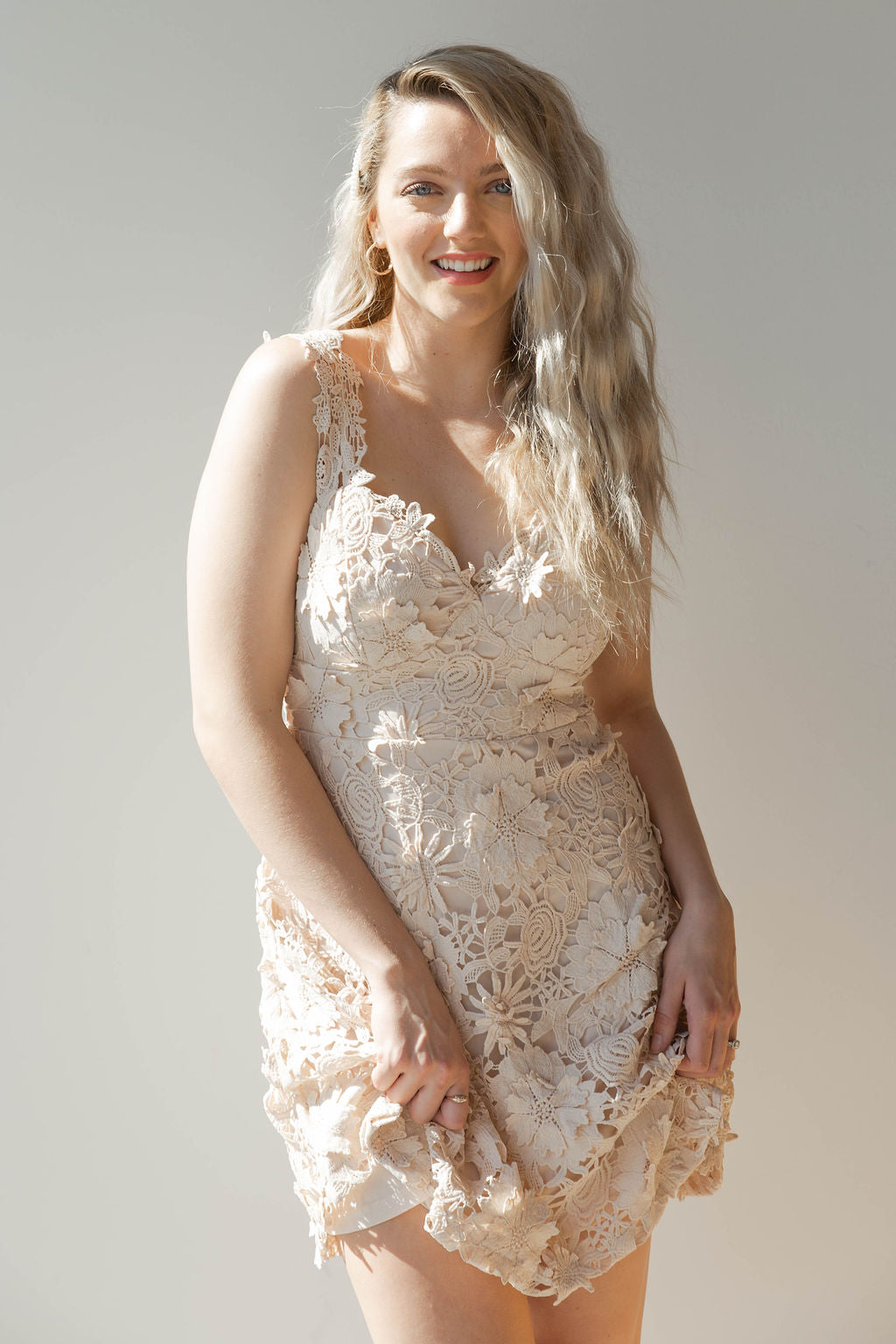 mode, floral lace mini dress