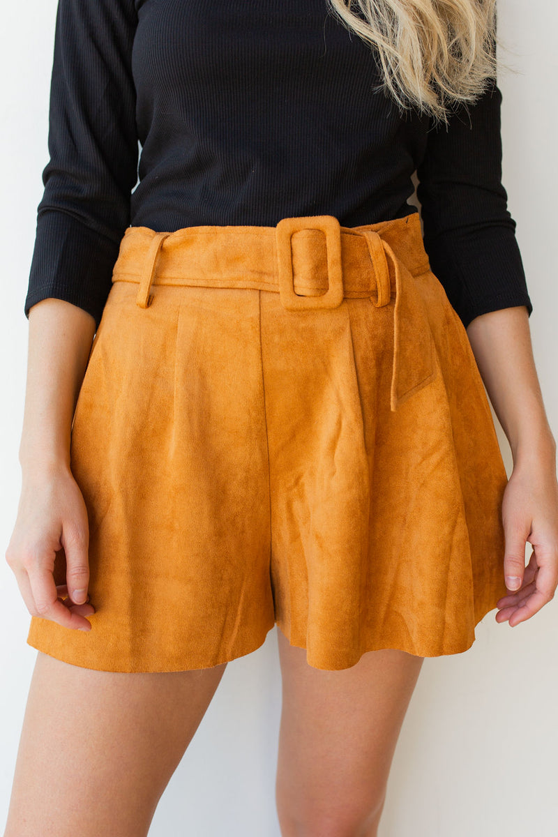 mode, perfectly belted culottes