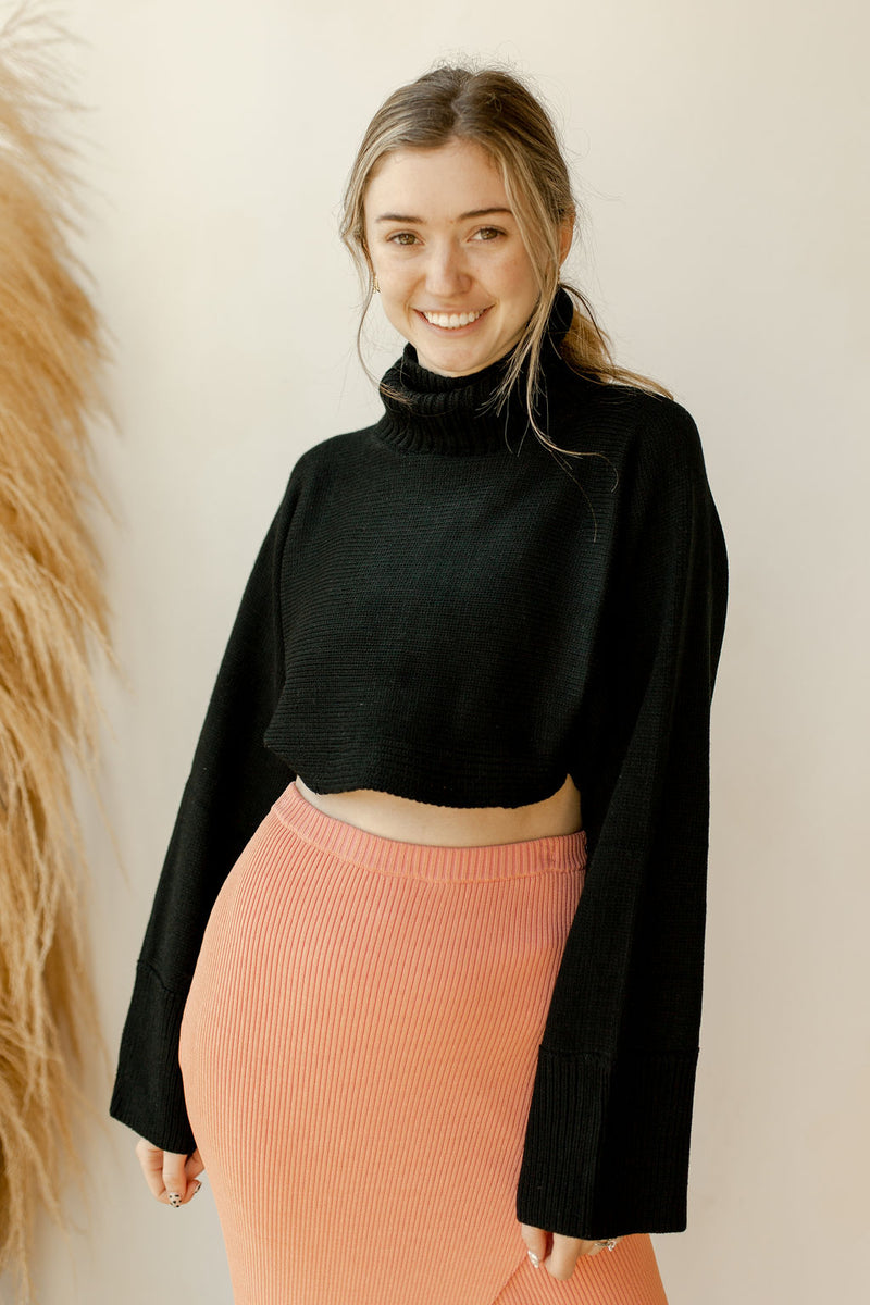 mode, cropped cowl neck top