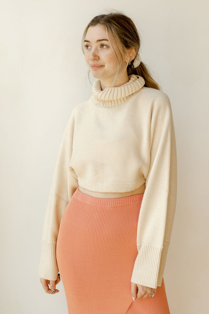 mode, cropped cowl neck top