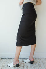 mode, ribbed fitted midi skirt