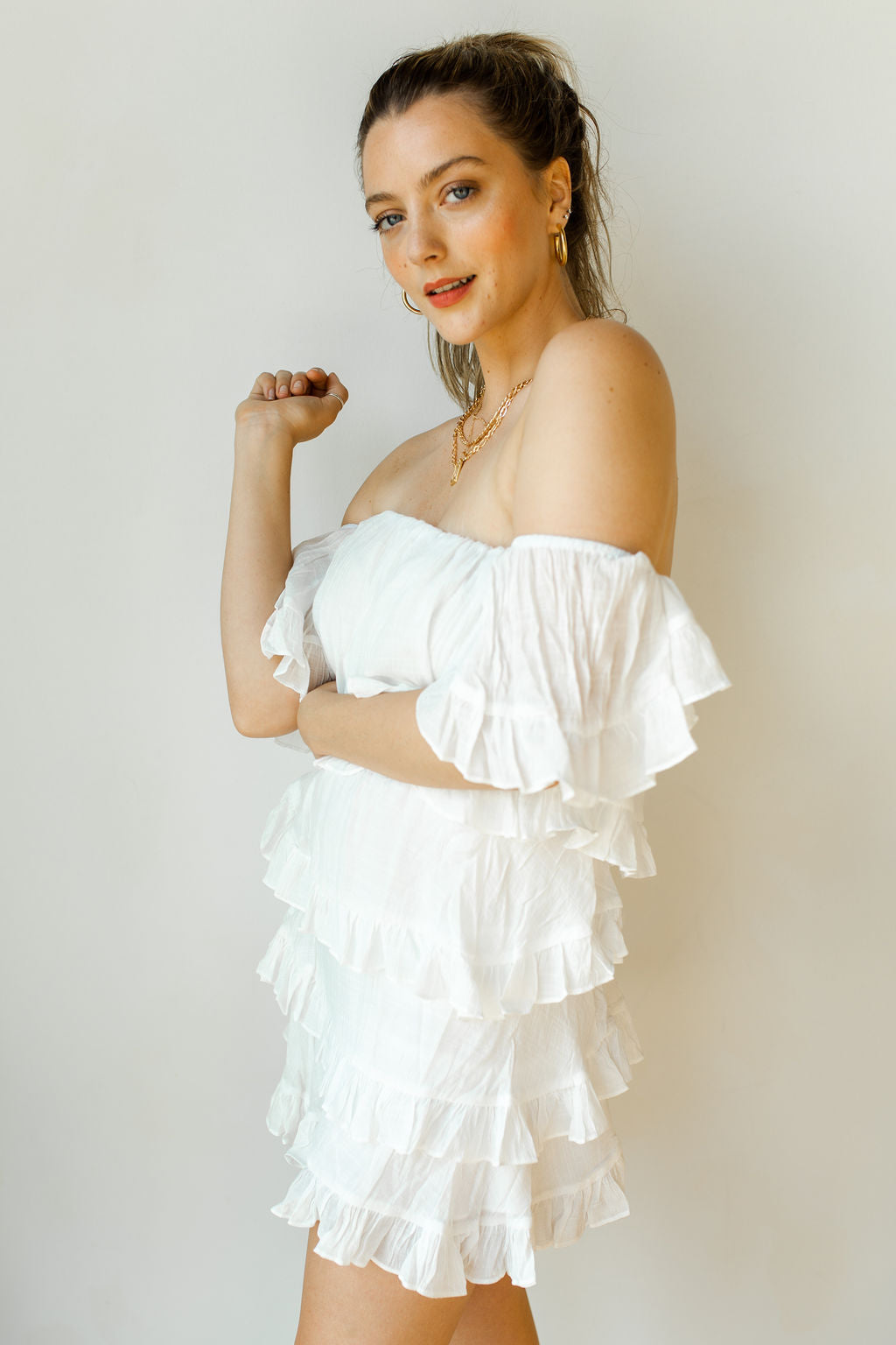 mode, open shoulder ruffle dress