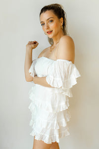 mode, open shoulder ruffle dress