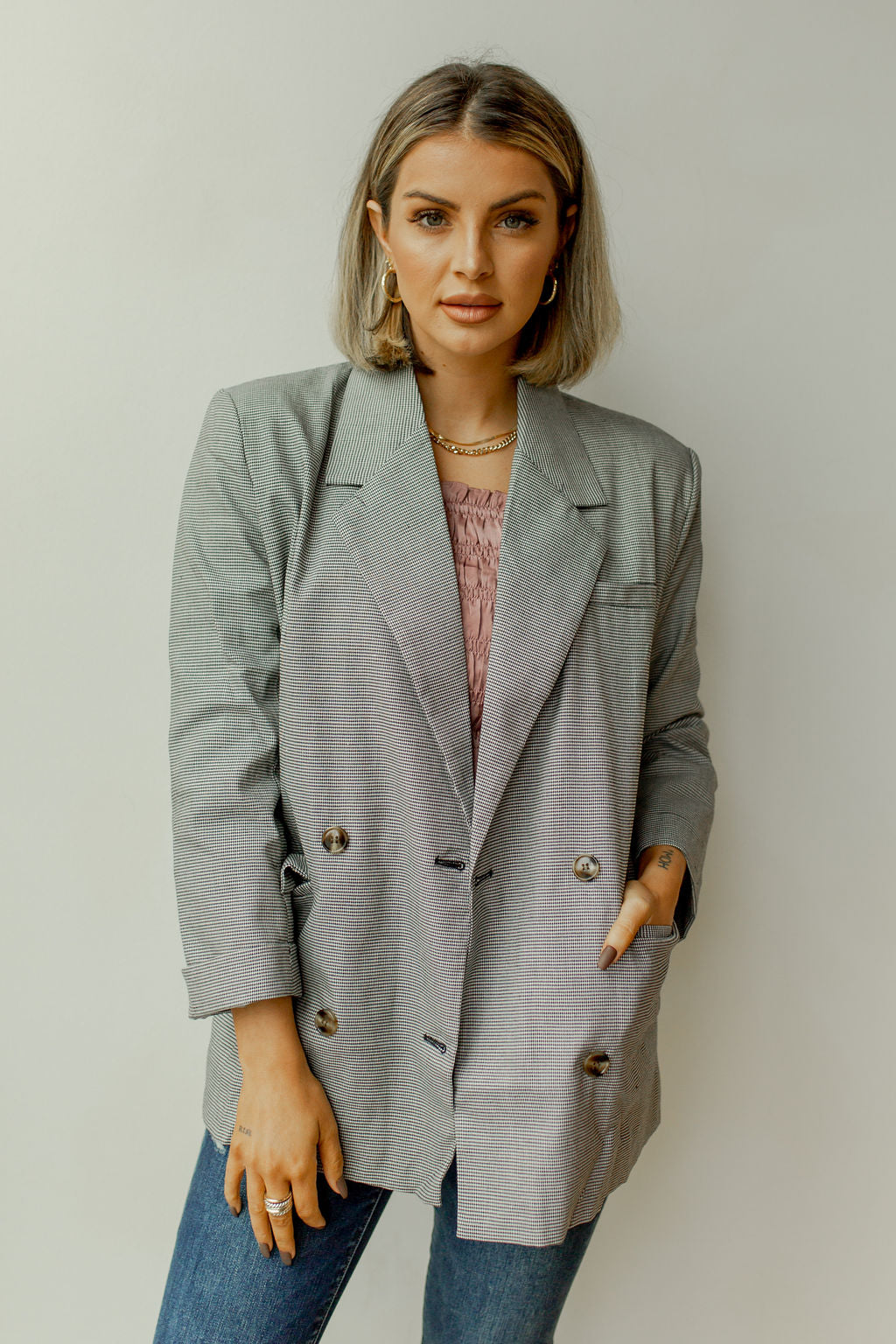 mode, dainty lines blazer