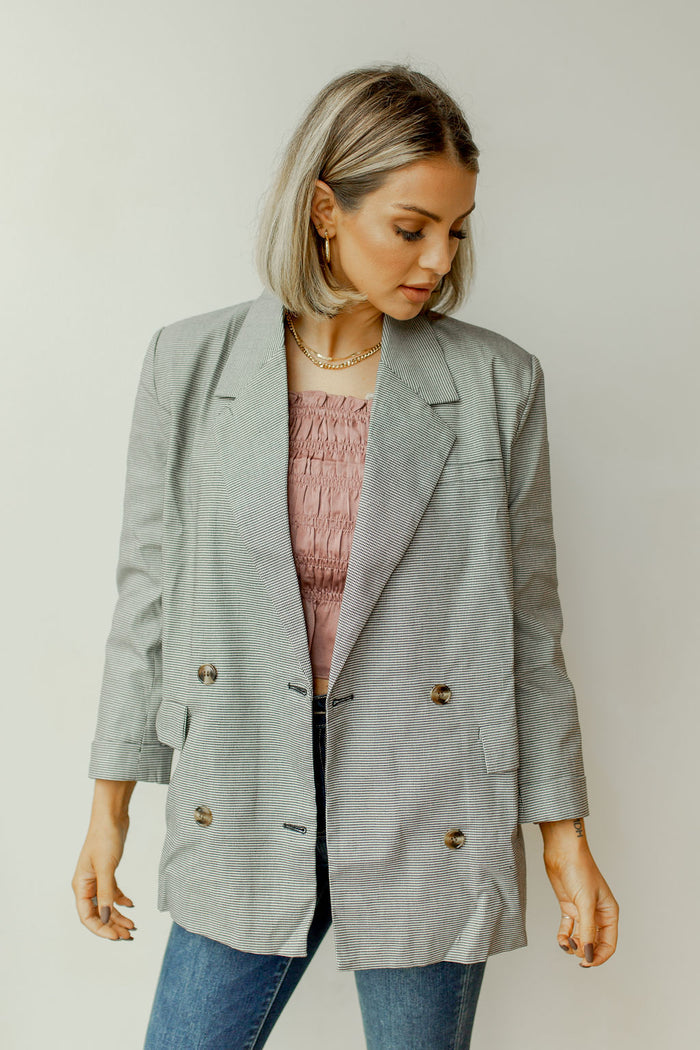 mode, dainty lines blazer