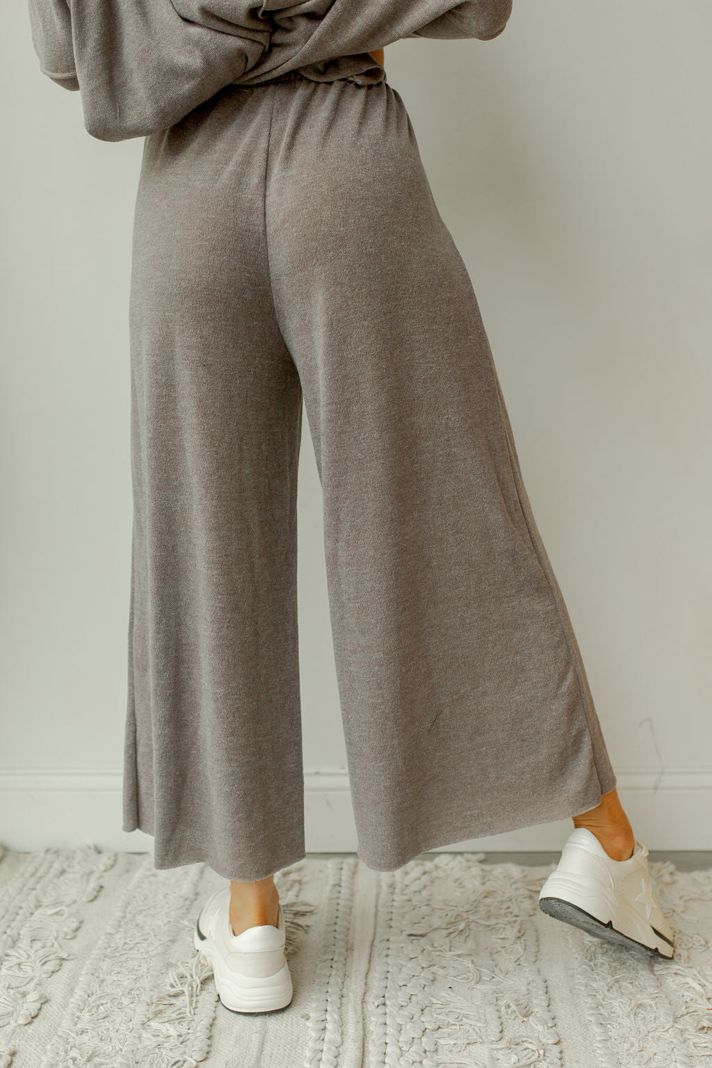 mode, meant to be set (pants)