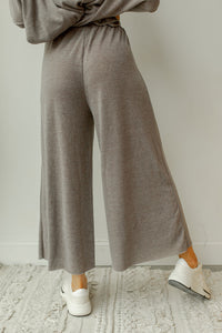 mode, meant to be set (pants)