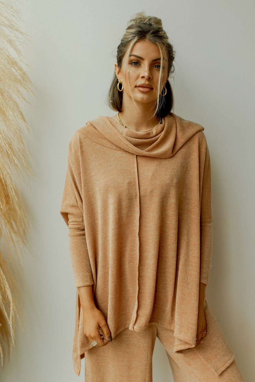 mode, meant to be set (cowlneck top)
