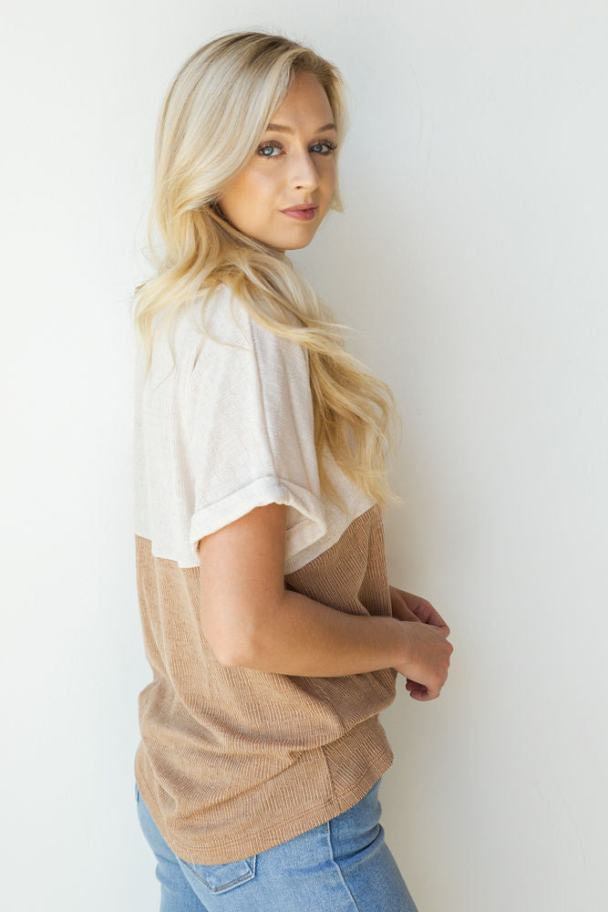mode, constrasting side knot top