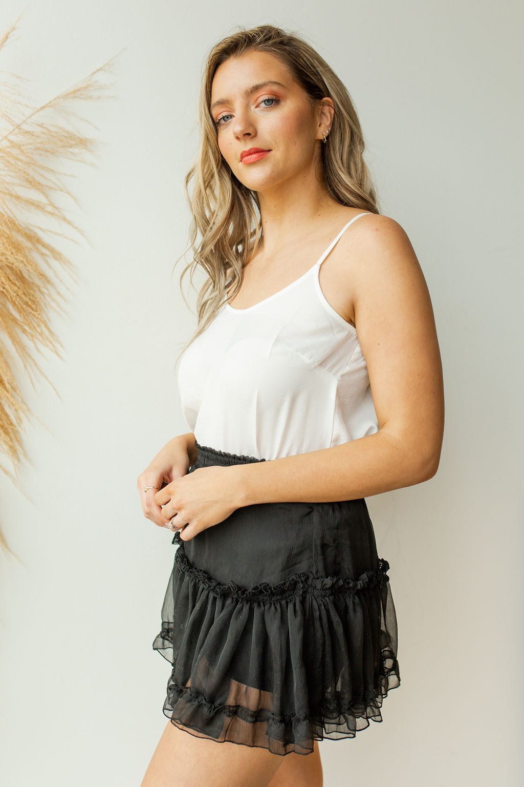 mode, tiered ruffle mini skirt