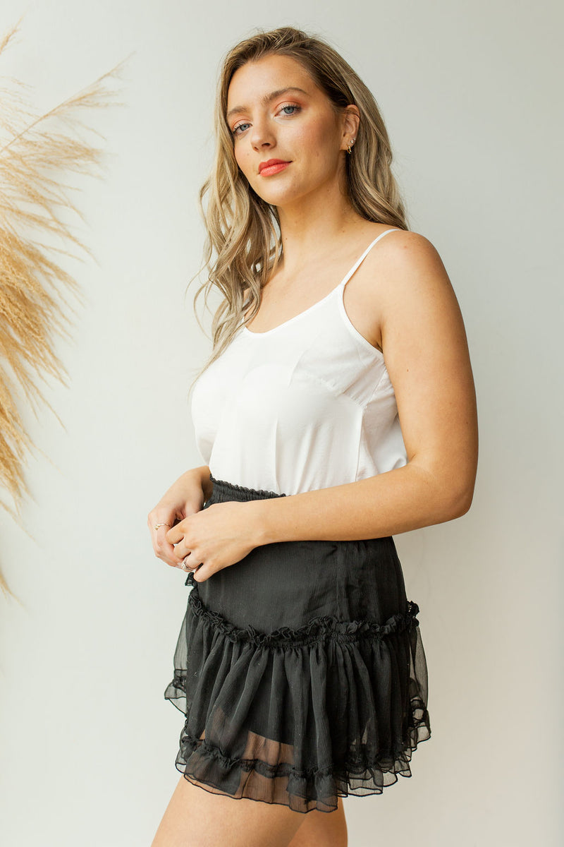 mode, tiered ruffle mini skirt