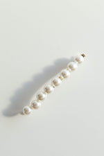 mode, pearl girl bobby pin