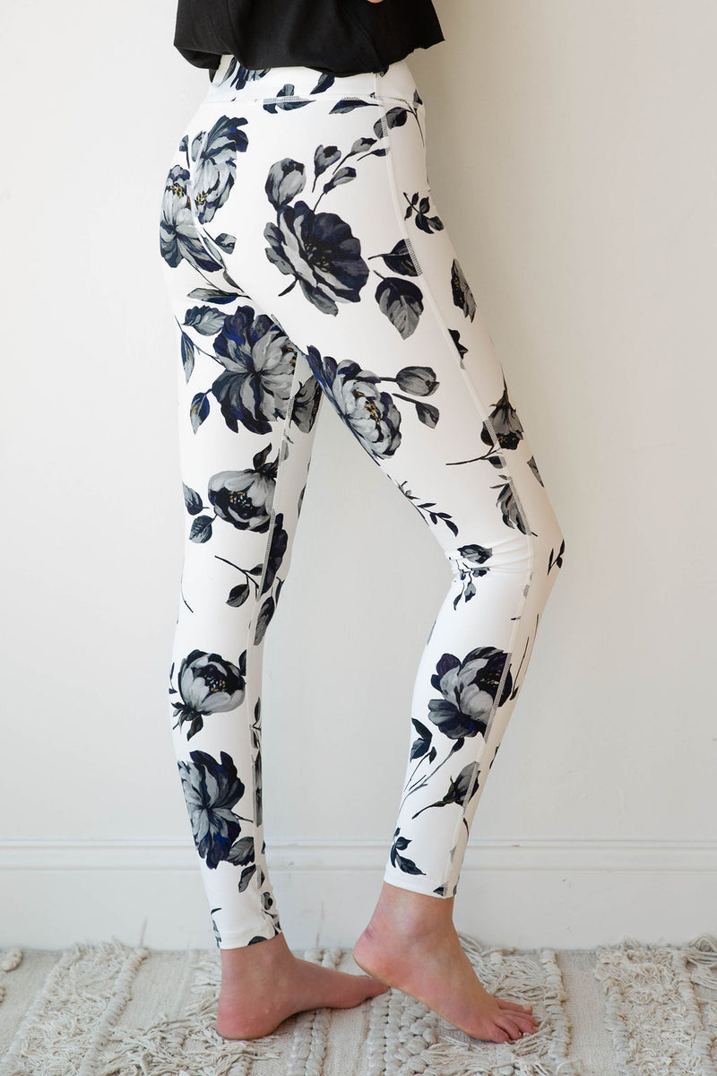mode, midnight roses leggings