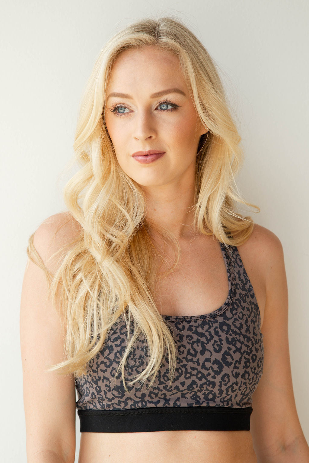 mode, leopard print sports bra