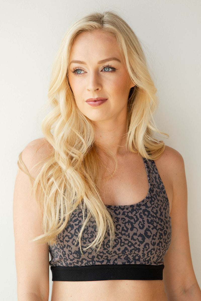 mode, leopard print sports bra