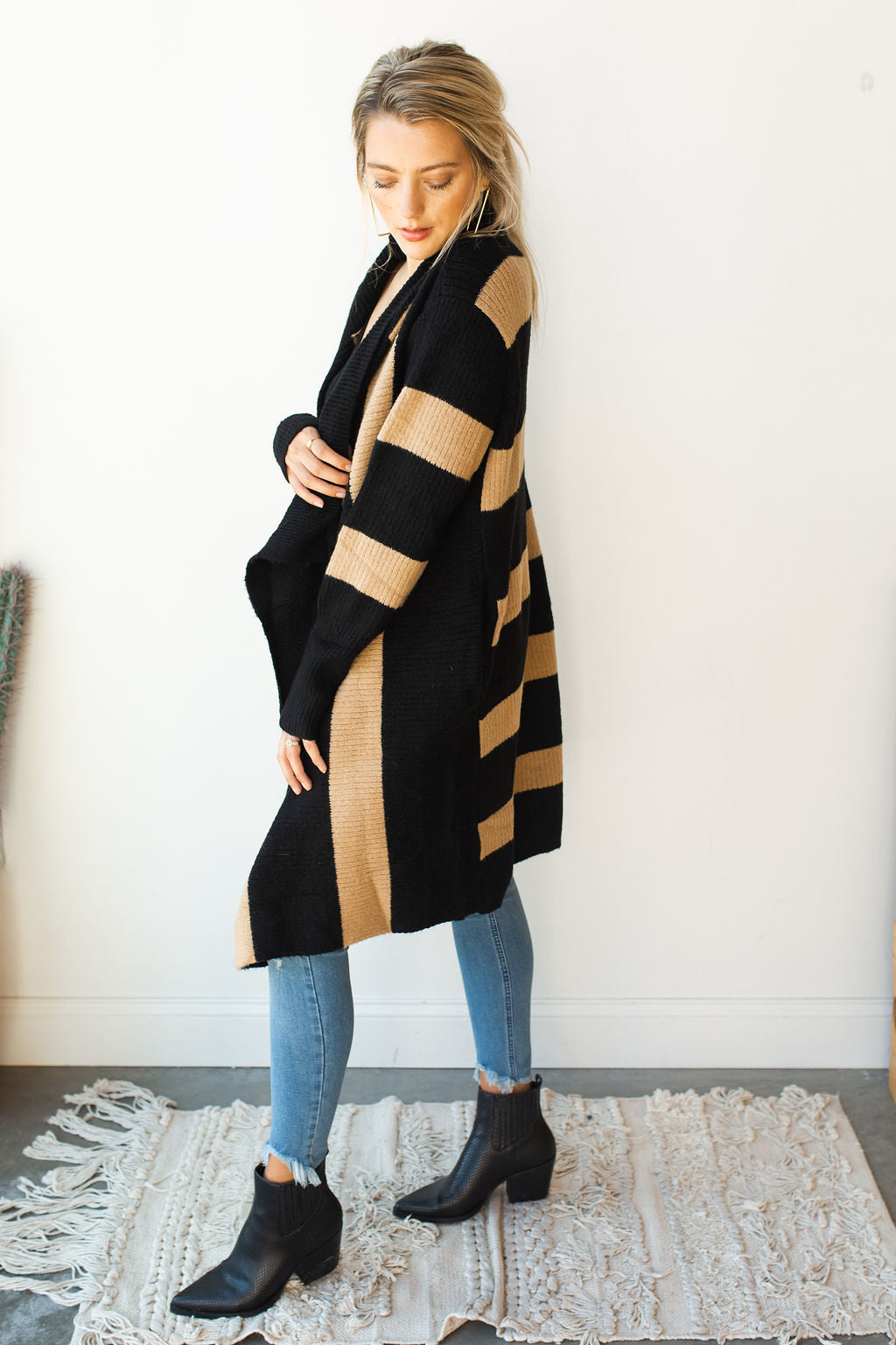 mode, chunky striped long cardi