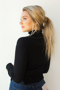 mode, side slit turtle neck crop