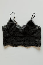 mode, crochet lace bralette