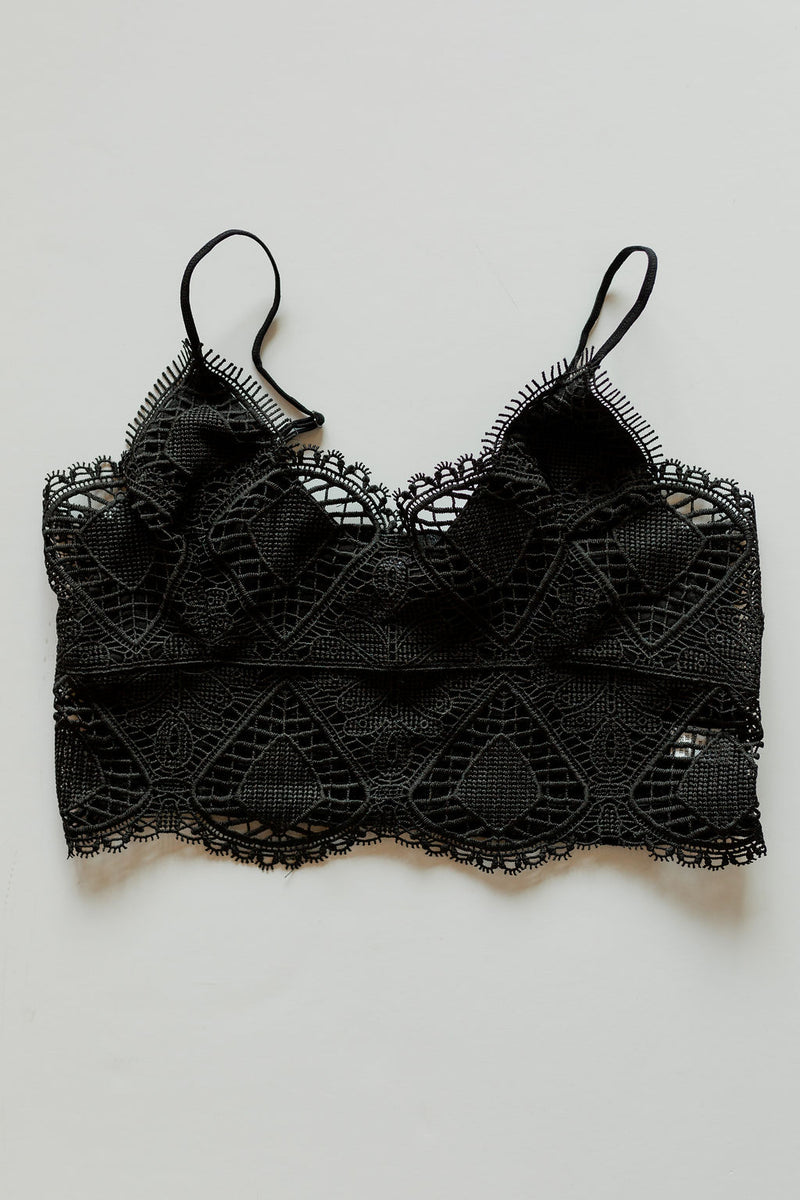 mode, crochet lace bralette