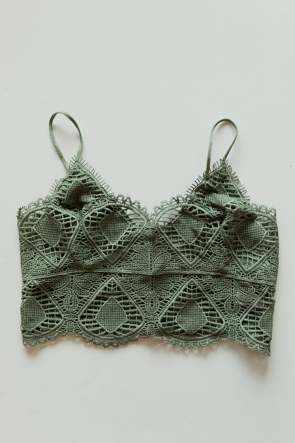 mode, crochet lace bralette