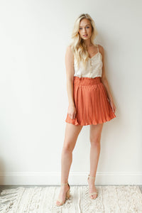 mode, perfectly pleated skirt