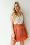 mode, perfectly pleated skirt