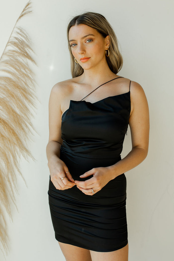 mode, cold shoulder dress