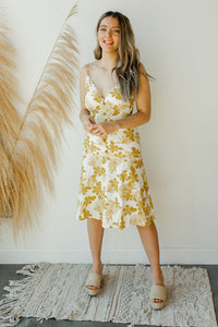 mode, yellow blooms midi dress