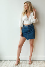 mode, pop of texture blouse