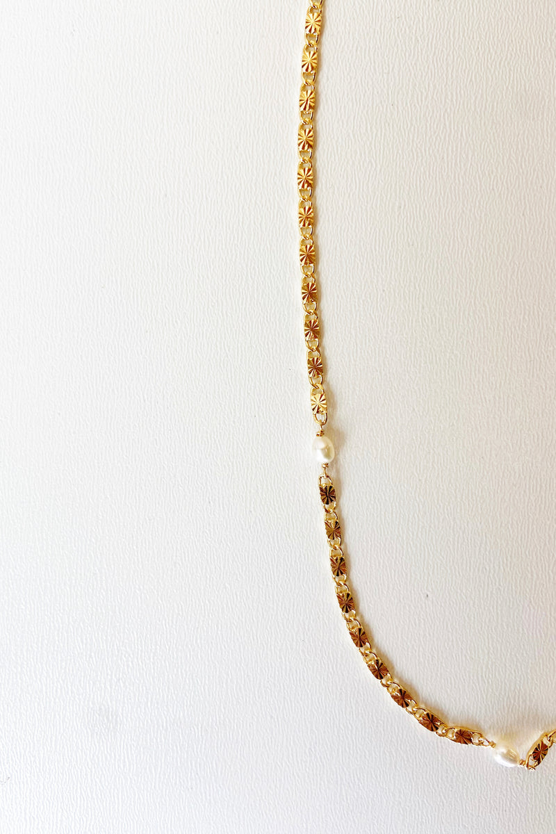 mode, sonny pearl necklace