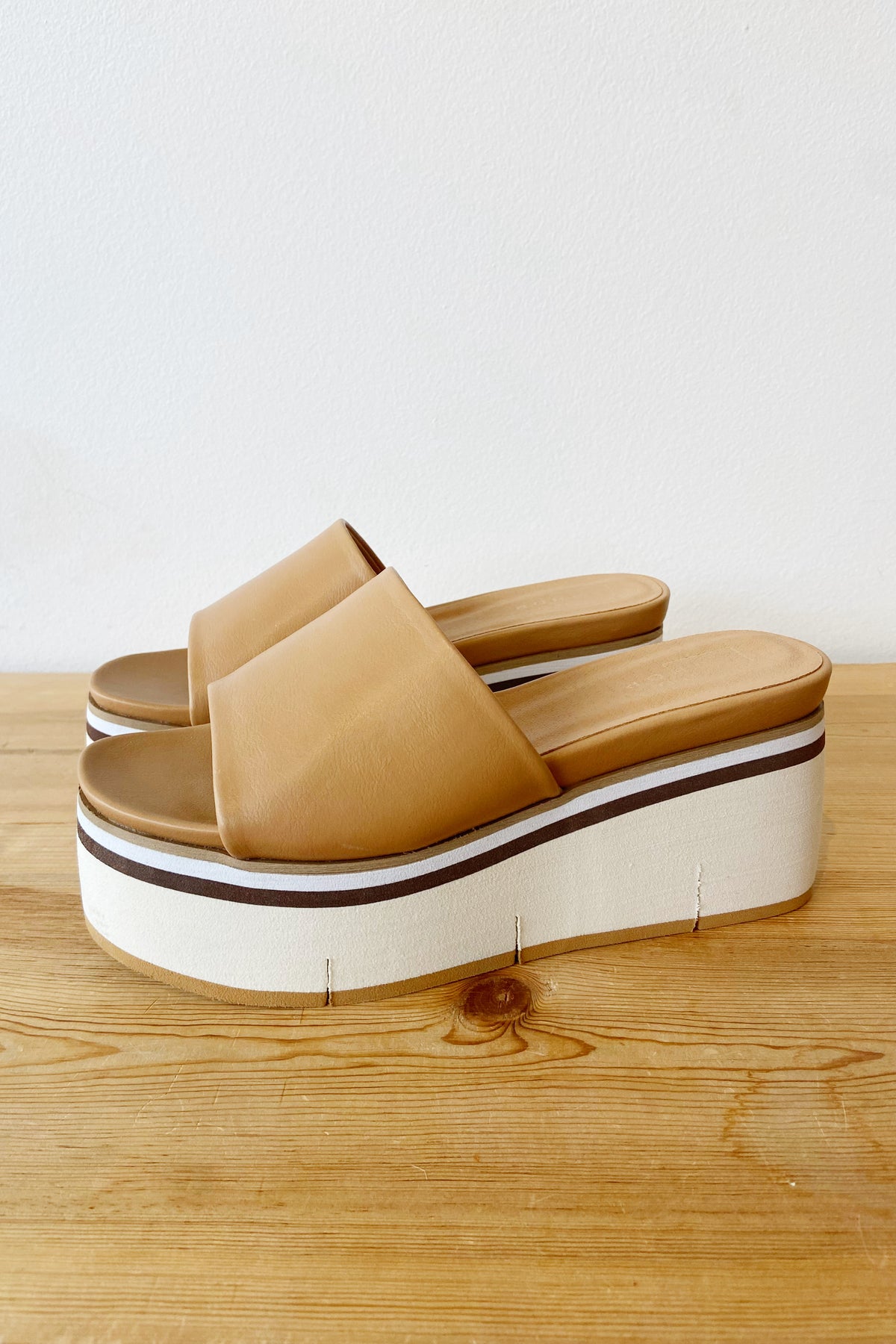 mode, jade flatform sandals