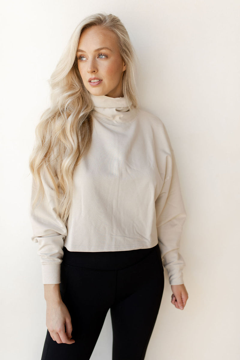 mode, turtle neck crop pullover