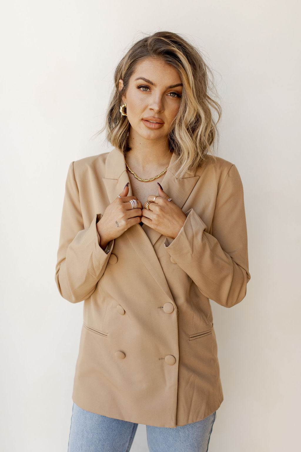 mode, sleek oversized blazer