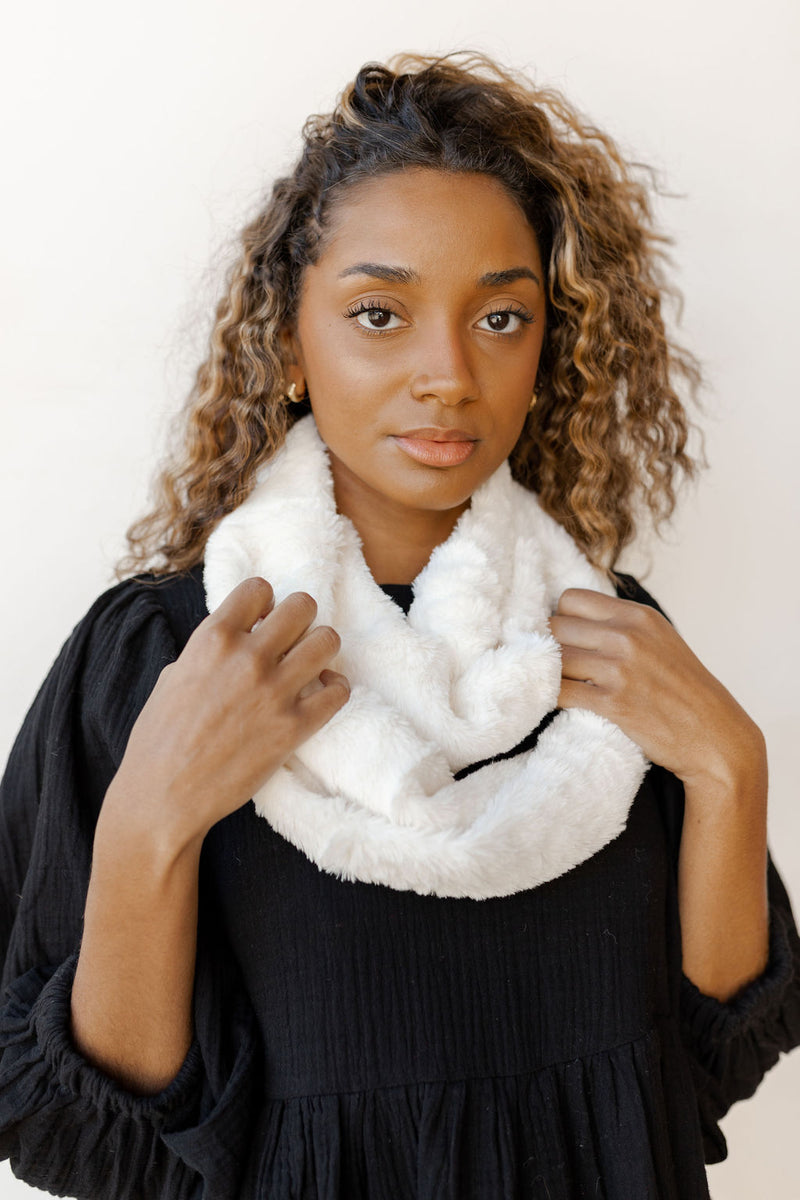 mode, fur infinity scarves