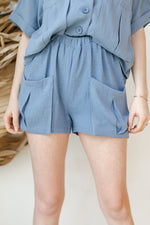 mode, oversized pockets shorts