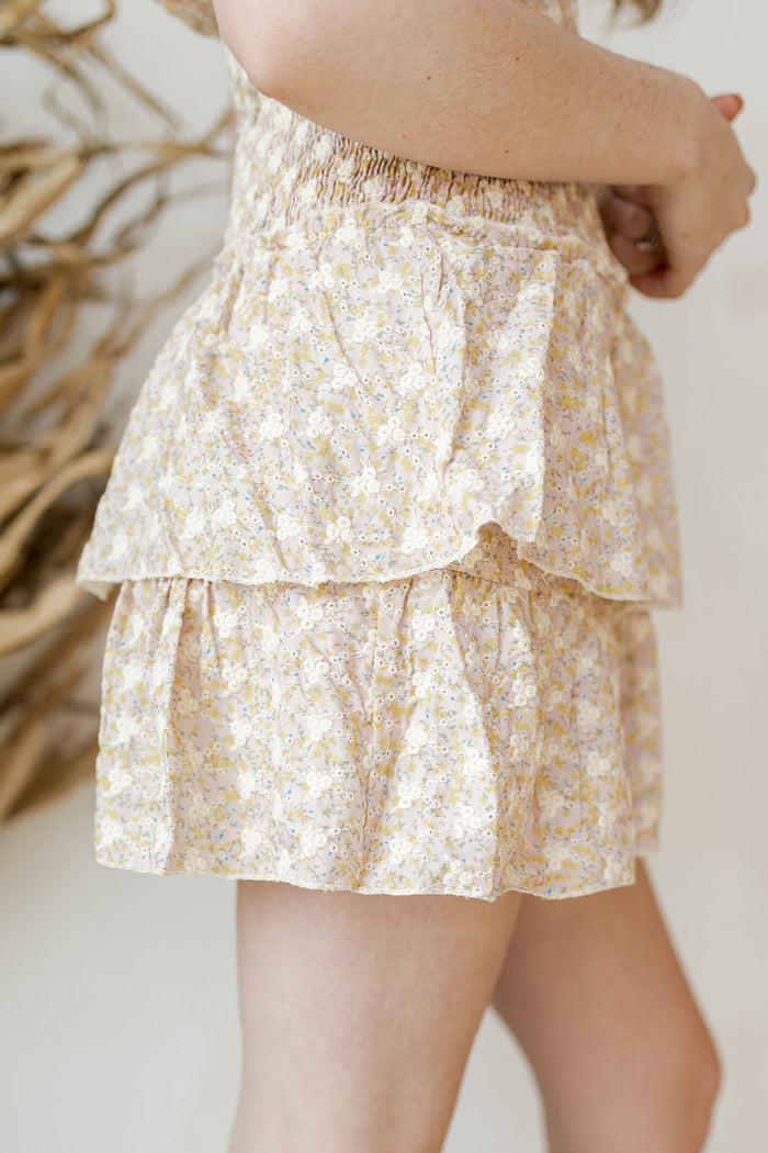 mode, where love blossoms skirt