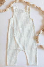 mode, striped overalls