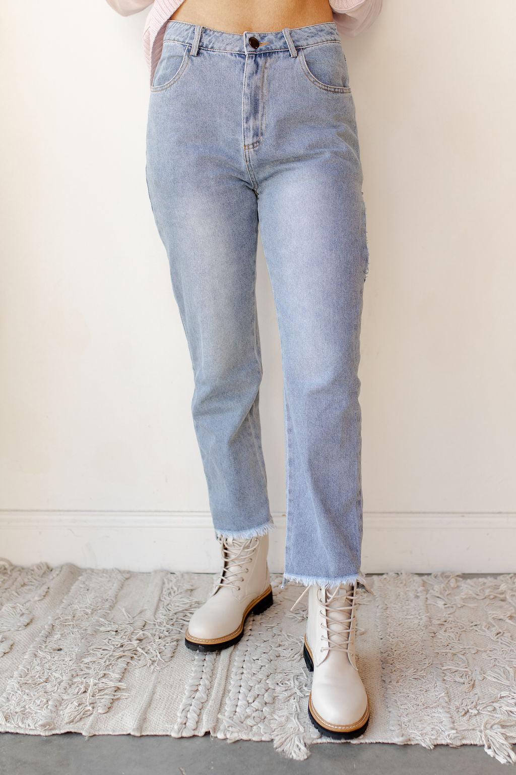 mode, back cut frayed hem denim