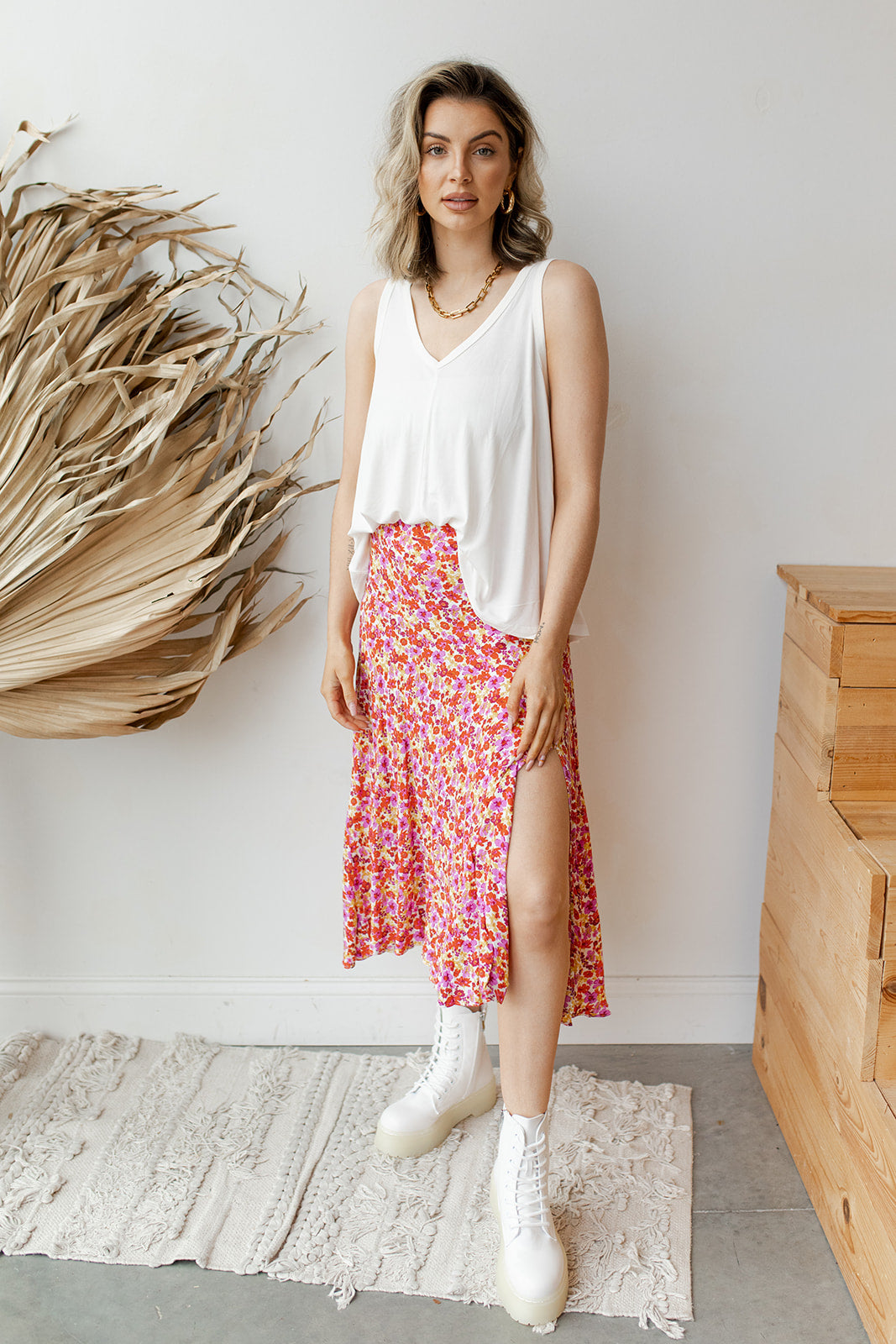 mode, never too midi, skirt