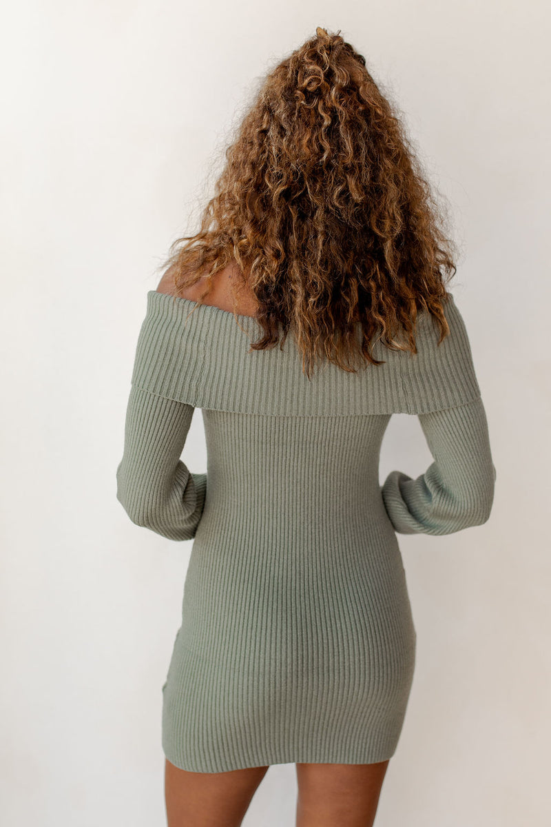 mode, shimmy shoulder sweater dress