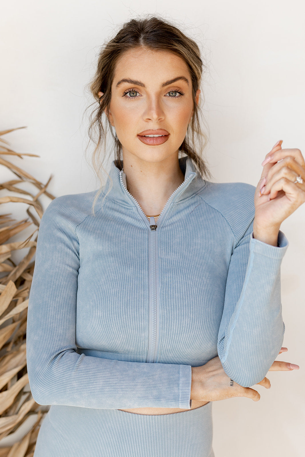 mode, cropped + ribbed zip up