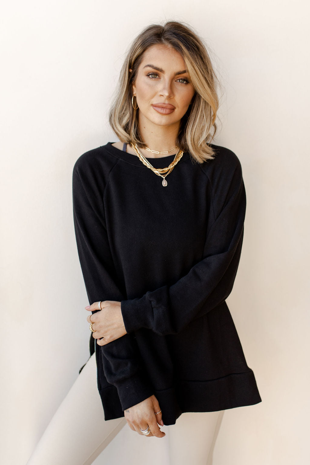 mode, zipped up sweatshirt