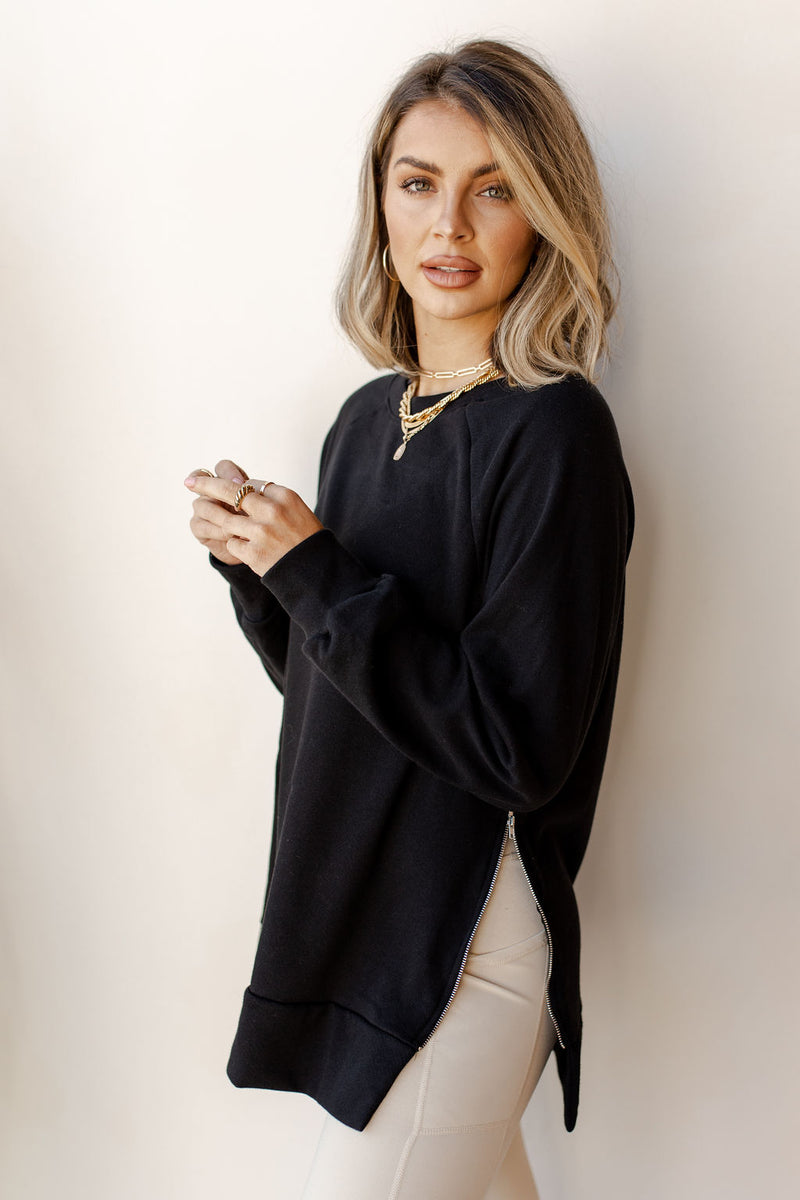 mode, zipped up sweatshirt