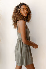 mode, layers tiered dress